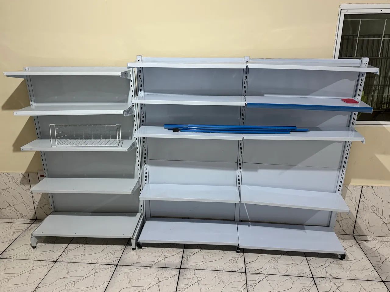Gôndolas para mercado/mercearia - estado de novas - R$ 2.700 o conjunto.  - Foto 2
