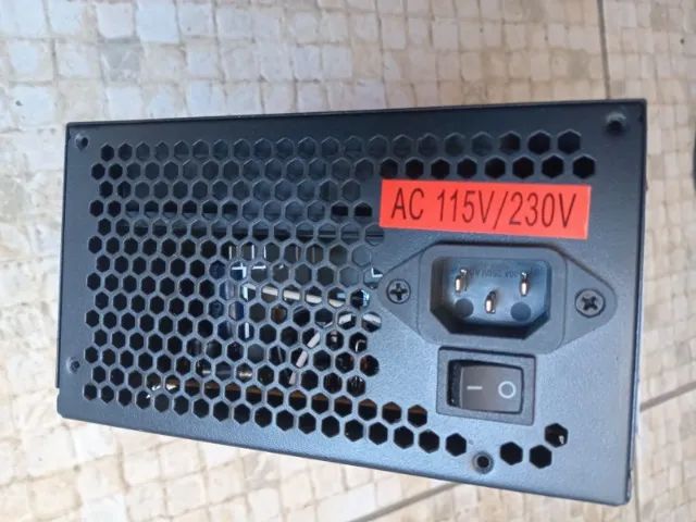 Fonte 550 Watts em Perfeito Estado, apenas 150,00 - Foto 3