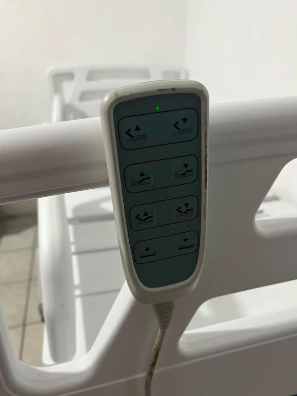 Cama hospitalar motorizada - Foto 5