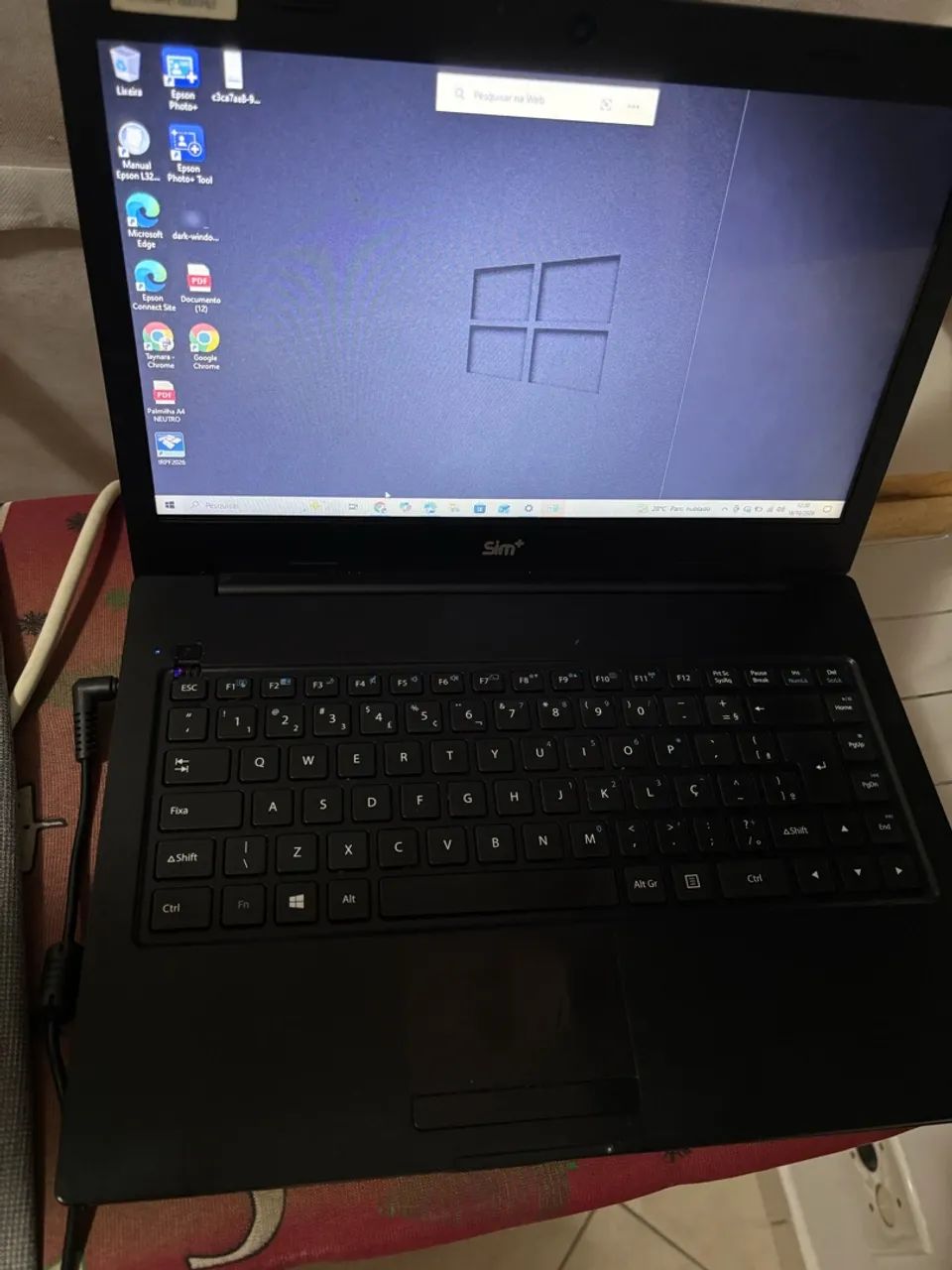 Notebook Positivo (com Avarias na Carcaça)