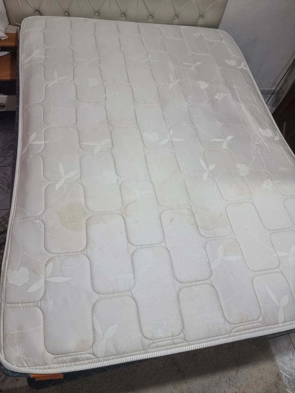 Cama Box usada 