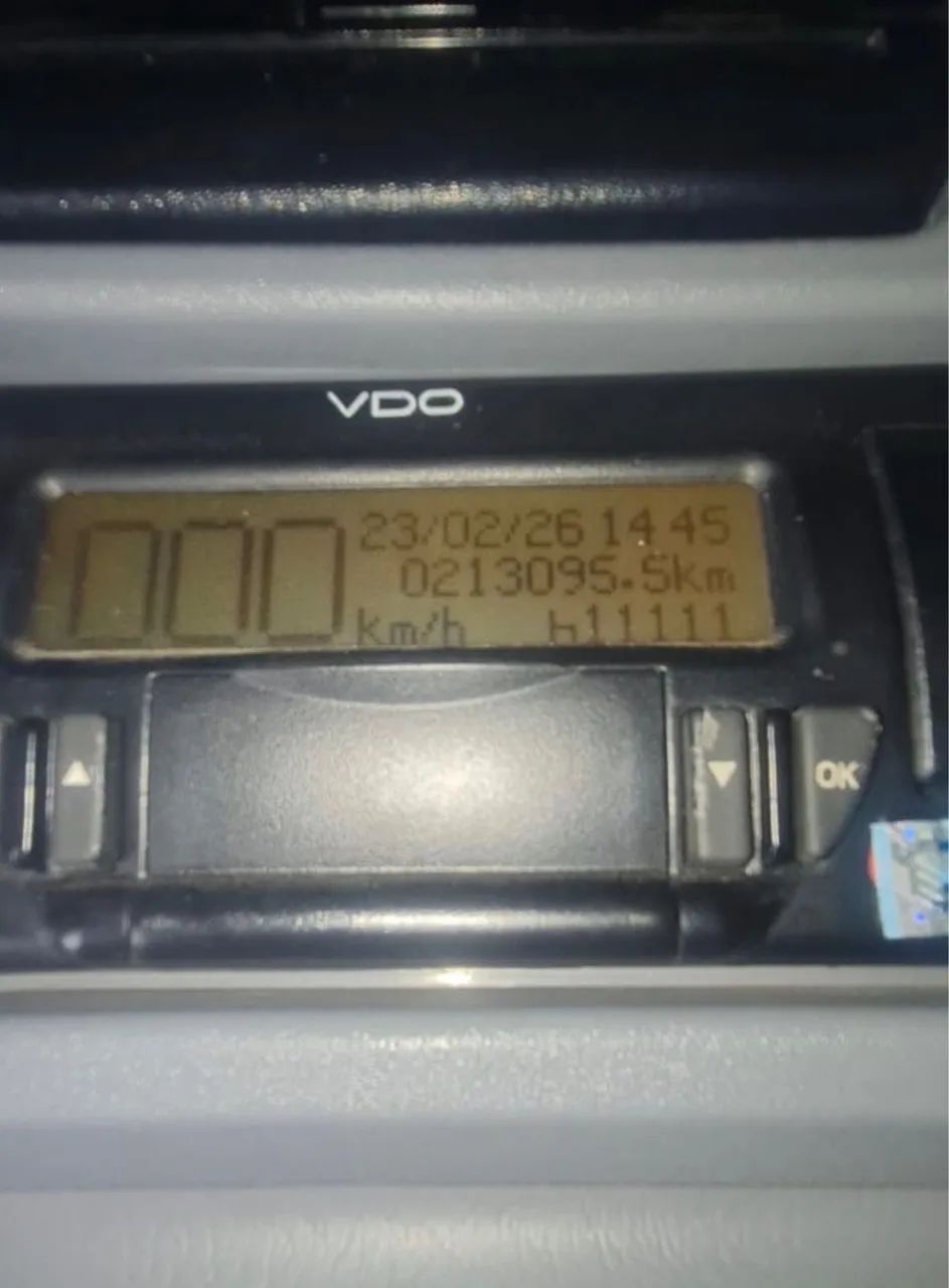 Axor 2544 2021 6x2 com apenas 213 mil km  - Foto 6