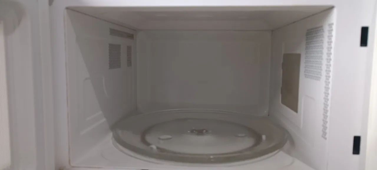 Vendo microondas Midea 220v 30l - Foto 3