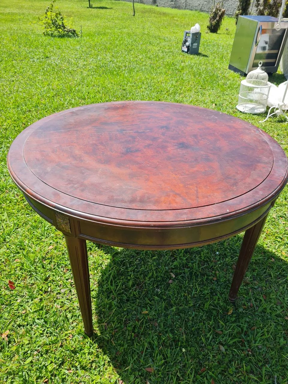 Mesa de sala e reversível para jogo