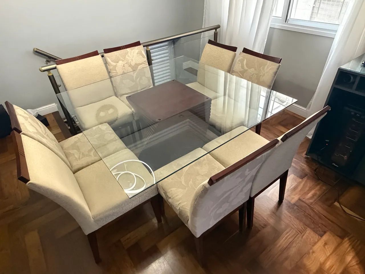 Mesa de Vidro temperado Quadrada com 8 cadeiras - Foto 3