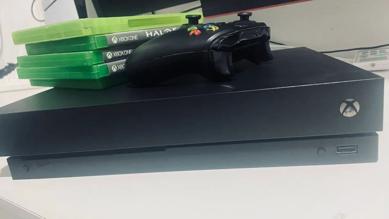 Xbox ONE X 1T com jogos e controle sem nenhum defeito  - Foto 4
