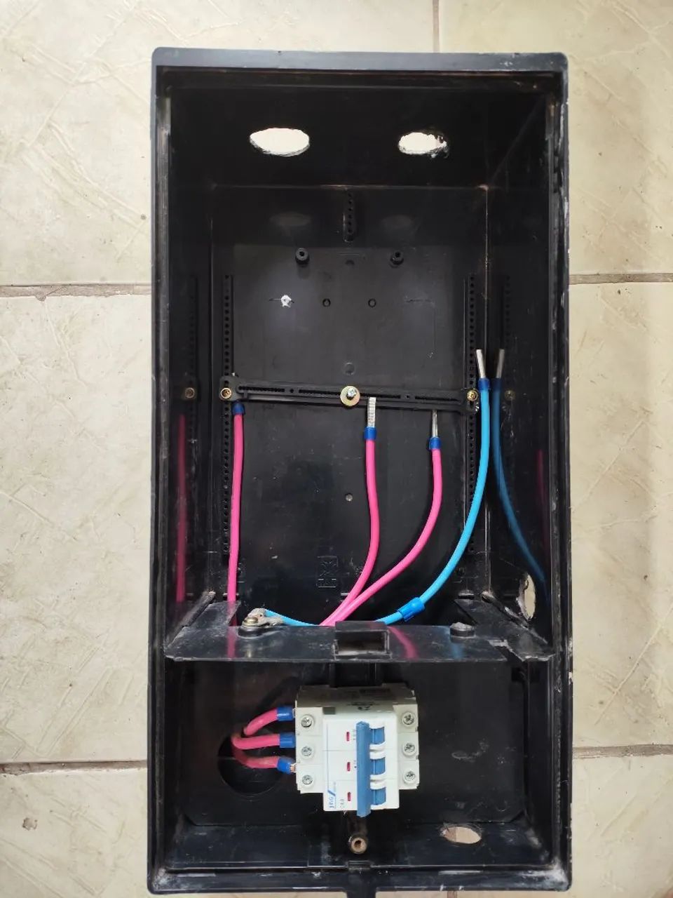 Two-phase box with circuit breaker