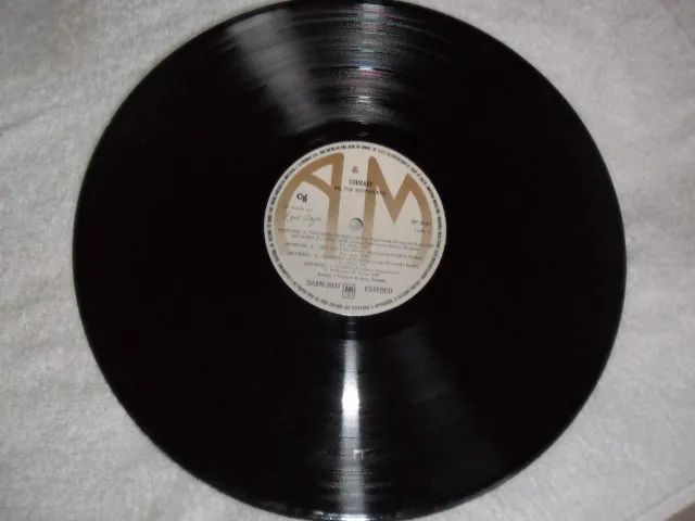 Disco de vinil Milton Nascimento - Courage - ótimo estado - Foto 3
