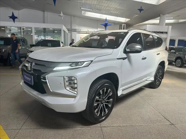 Mitsubishi Pajero 2024