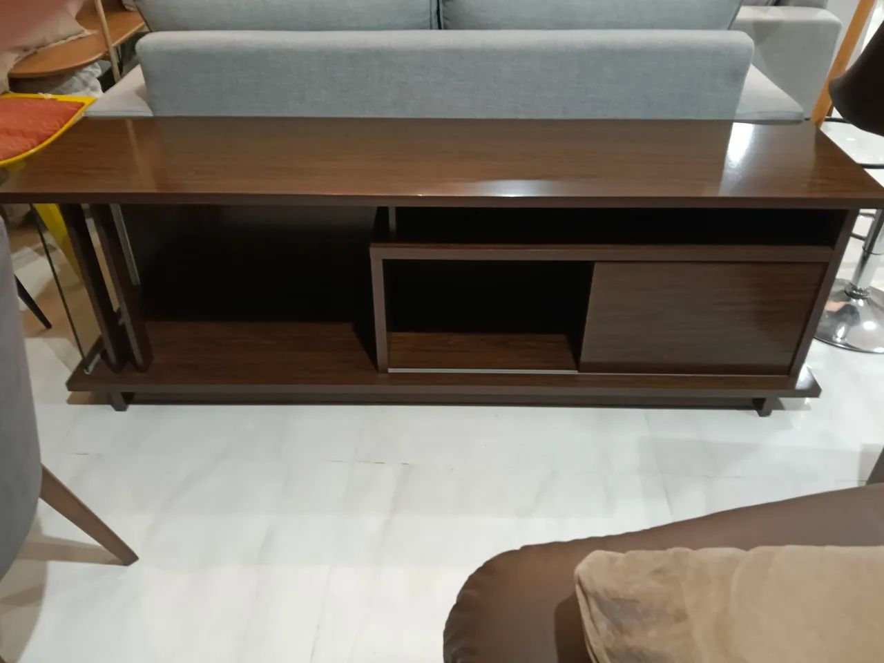 Rack 1,80 MT Castanho Escuro Com Rodinha 