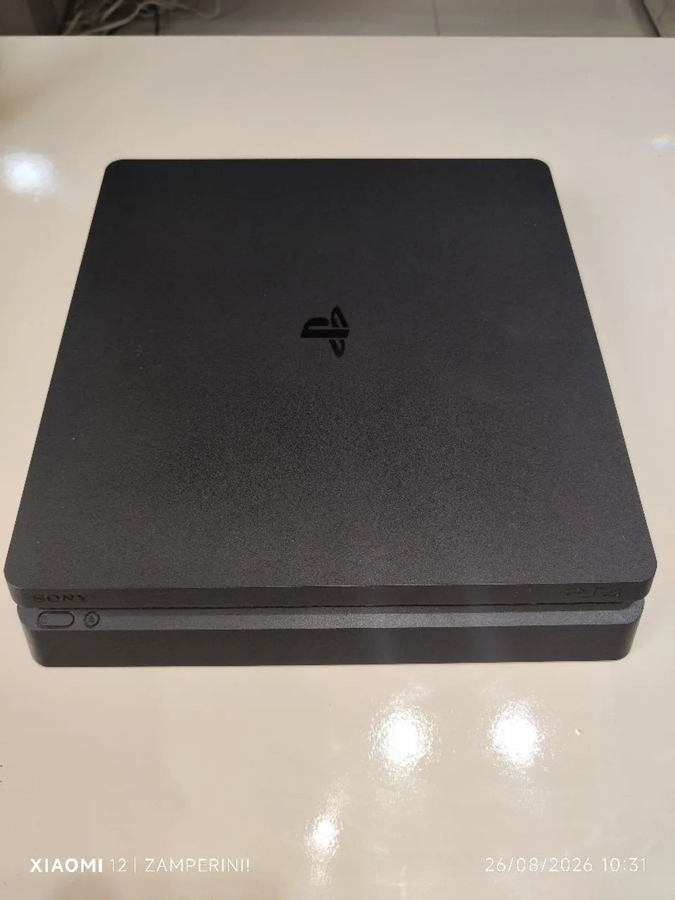 PS4 Slim 500GB + 2 Controles - Foto 2