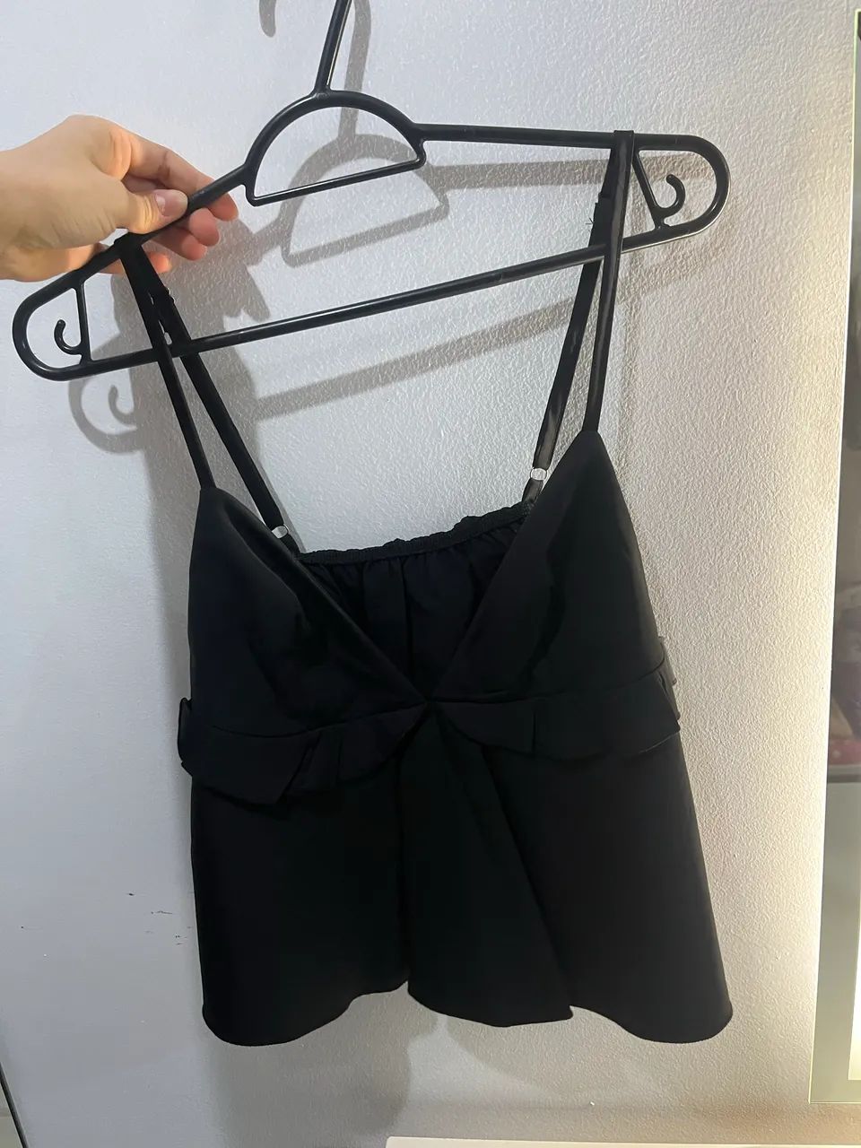 Blusa preta com decote 