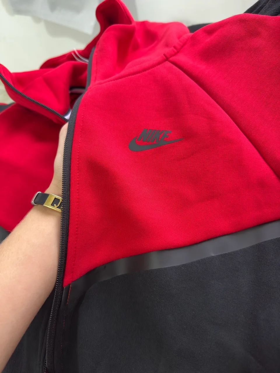 Nike tech fleece vermelha e preta rara - Roupas - Osvaldo Cruz