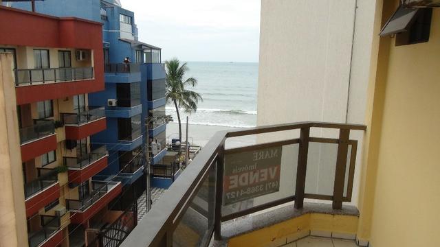 Apto Meia Praia, pé na areia, vista do mar, 3 quartos com ar, 2 vagas. Acomoda 10 pessoas - Foto 10