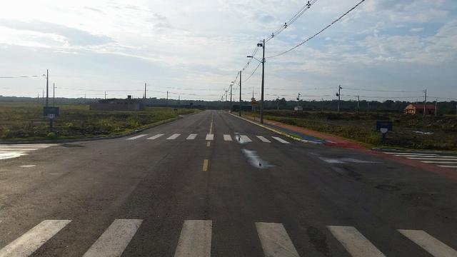 Terreno com pequena entrada, loteamento todo asfaltado - Foto 2