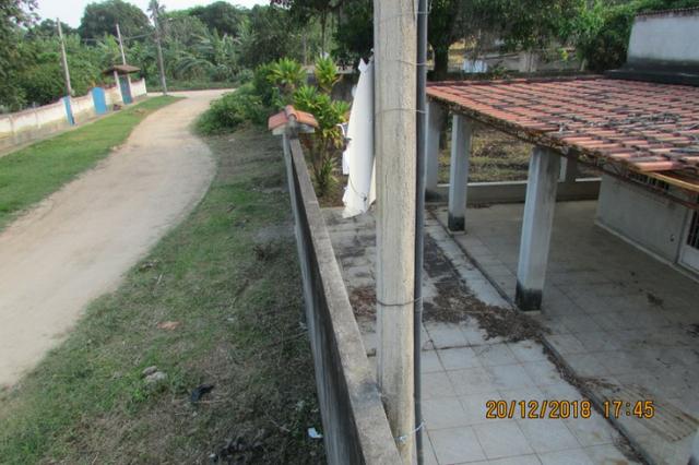 Chácara plana e murada, 2 casas, condução a 150 metros, favor ler o texto!! - Foto 8