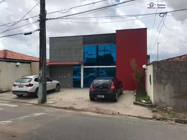 Prédio na Cohama com 10 salas