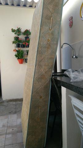 Colchão de mola usado - Foto 3
