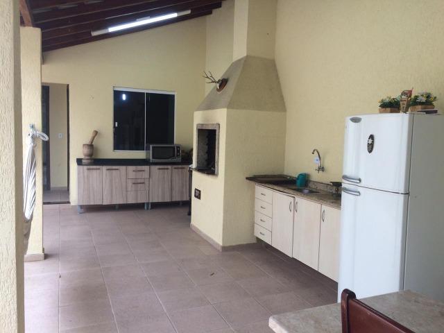 Sobrado localização privilegiada, semi-mobiliado, 3 quartos (1 suíte) + escritório/quarto - Foto 5
