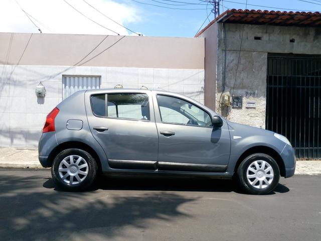 Sandero ano 2010 completo 15000 - Foto 2