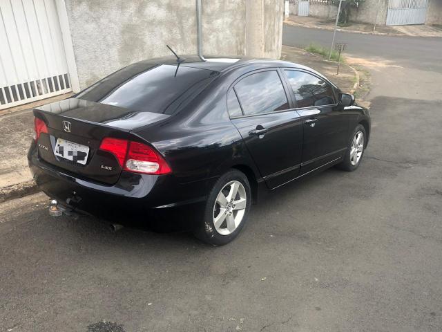 Honda Civic LXS Automático