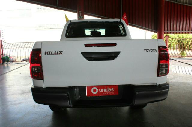Hilux cd std MT 4x4 2.8 2017 - Foto 5