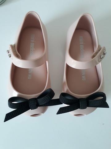 Sapatos semi novos e mto conservados Melissa tamanho 19 e sapato tamanho 20 - Foto 2