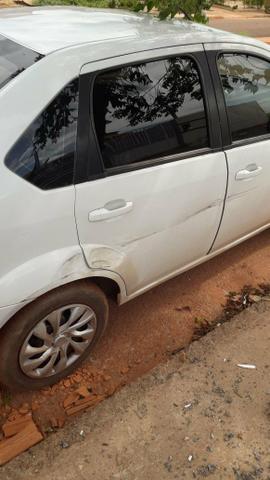 Vendo Ford fiesta senda ano 12/13 completo - Foto 3