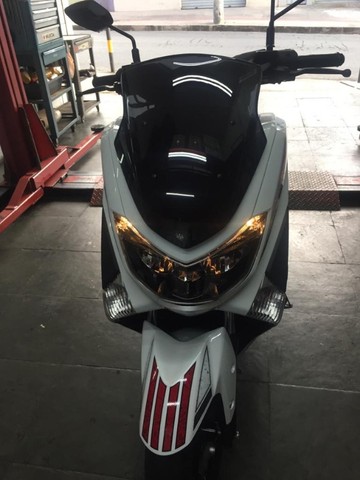 MOTO YAMAHA NMAX