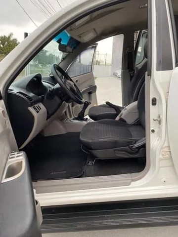 VENDO L200 TRITON ANO 2013