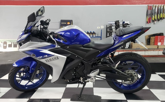 YAMAHA R3
