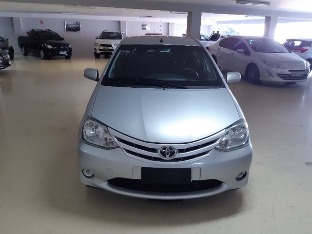 TOYOTA ETIOS 1.3 XS 16V