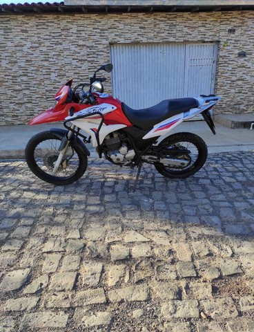VENDO MOTO XRE 300