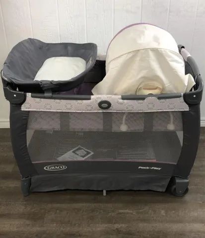 Berço Chiqueirinho Graco Pack 'n Play Playard com trocador e bebê conforto - Foto 2