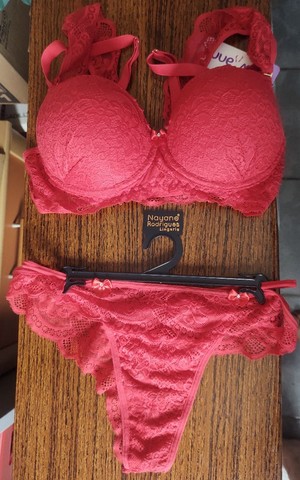 Conjunto de soutien, cor preta e vermelho, Tam GG 