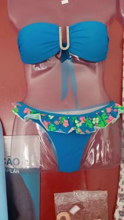 Biquíni Floral com Top Tomara que Caia e Calcinha de Amarrar - Foto 4