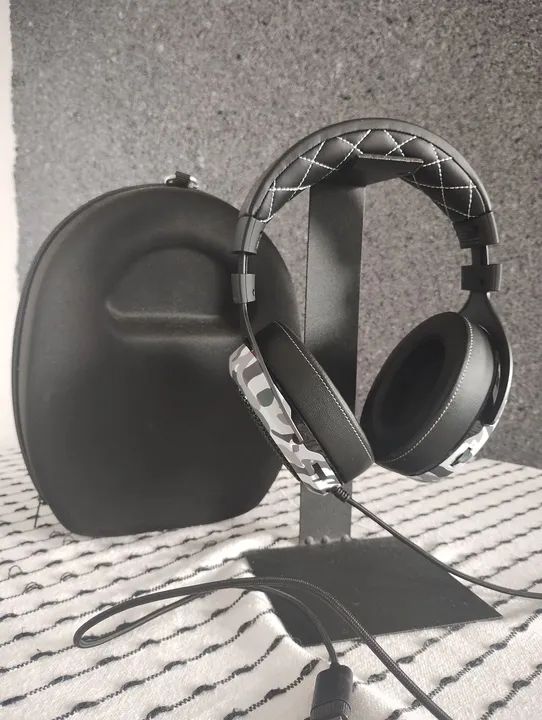 HEADESET CORSAIR + Case - Foto 2