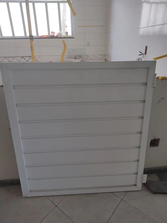 Portão l de alumínio branco perfeito estado