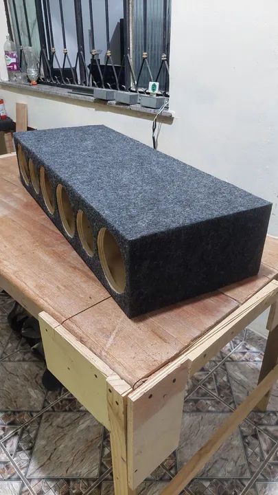 Caixa corneteira, 4 drivers + 2 tweeters, longa, vazia e acarpetada,  - Foto 6