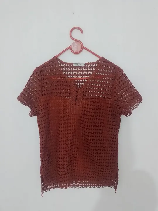 Blusa de renda marrom