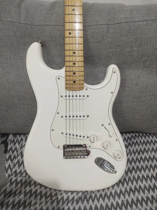Guitarra fender player