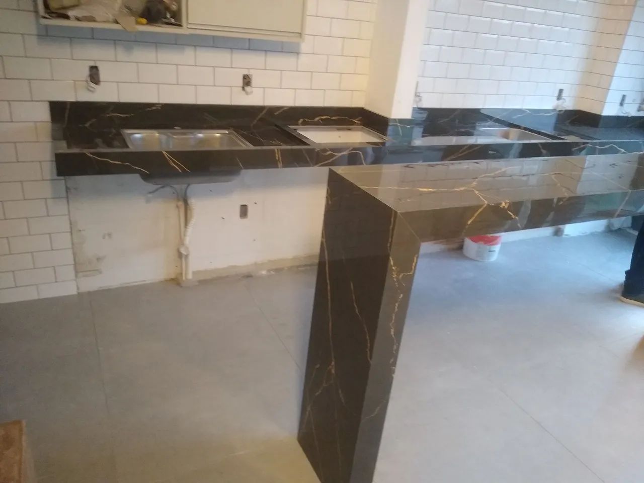 Pia em porcelanato  - Foto 6