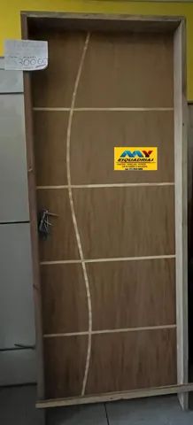 porta de madeira frisada 