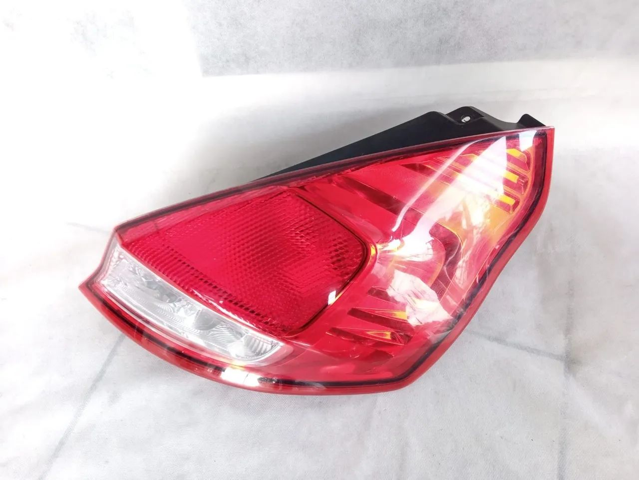 Lanterna New Fiesta Hatch L.D original 
