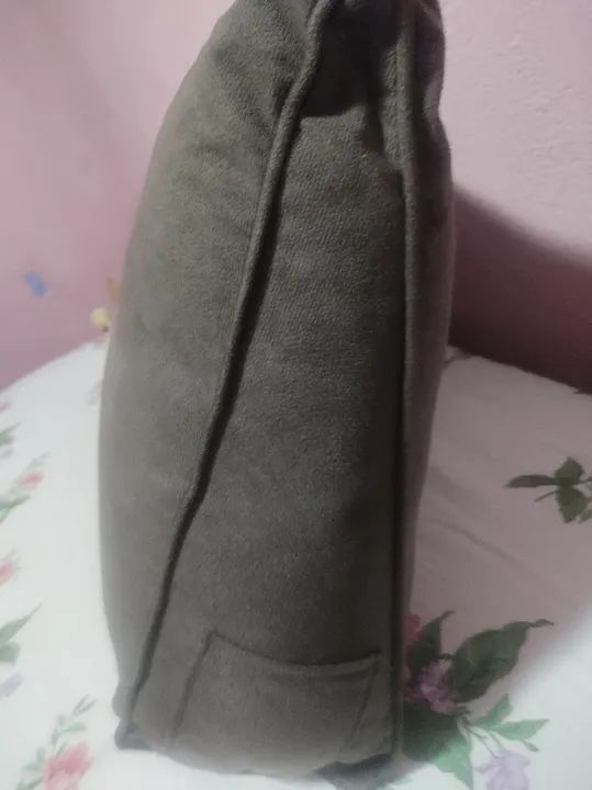 Almofada em Suede Bege encosto de cabeceira  - Foto 3