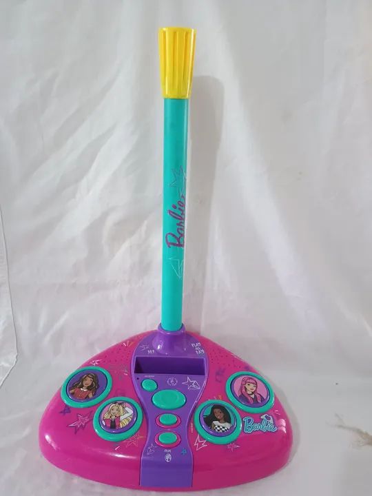 Karaoke fabuloso da Barbie funcionando falta microfone 