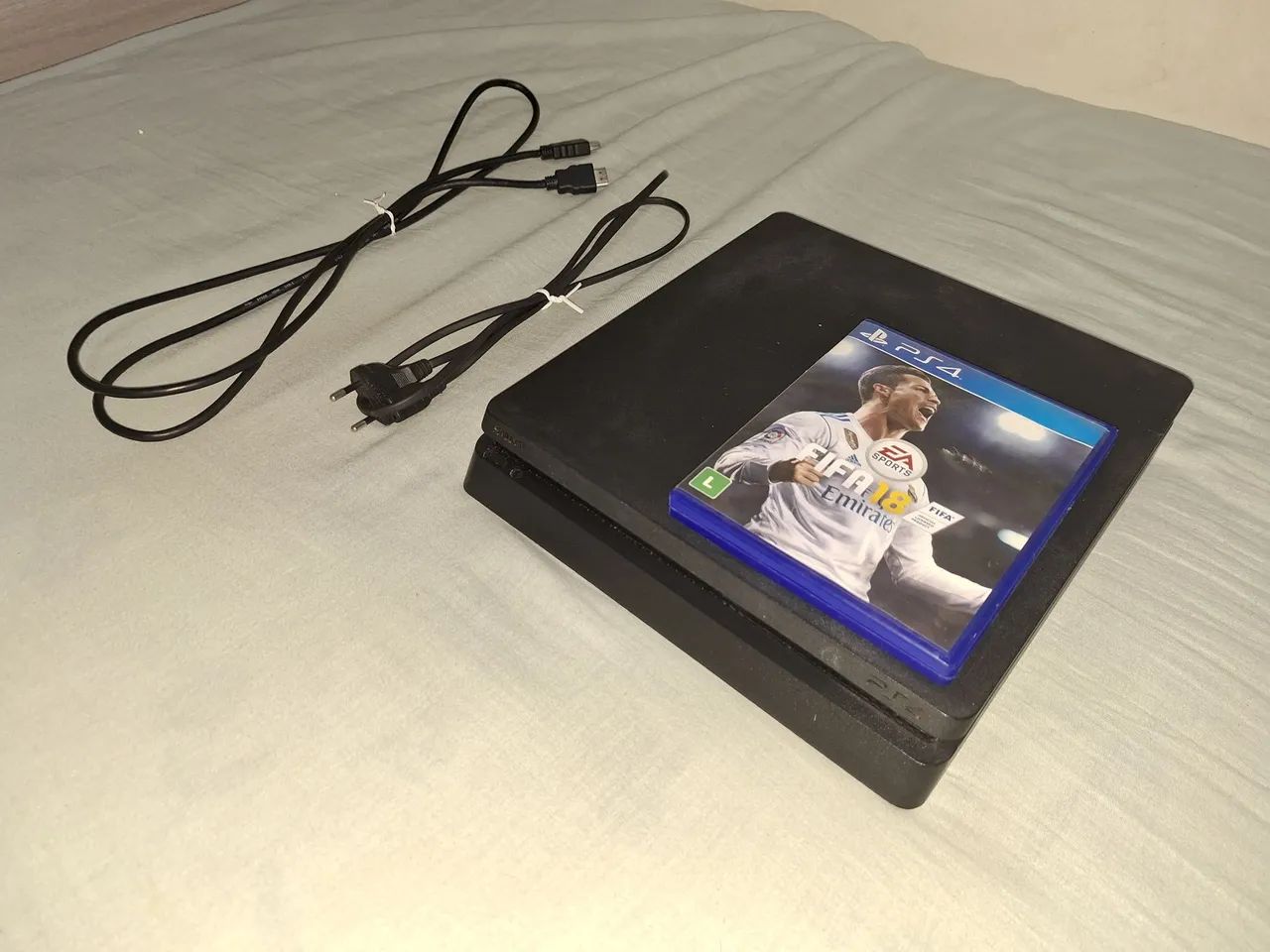 PS4 SLIM PRETO 1TB USADO, CABO HDMI, CABO FORÇA + 1 JOGO DE BRINDE (FIFA18) - Foto 3