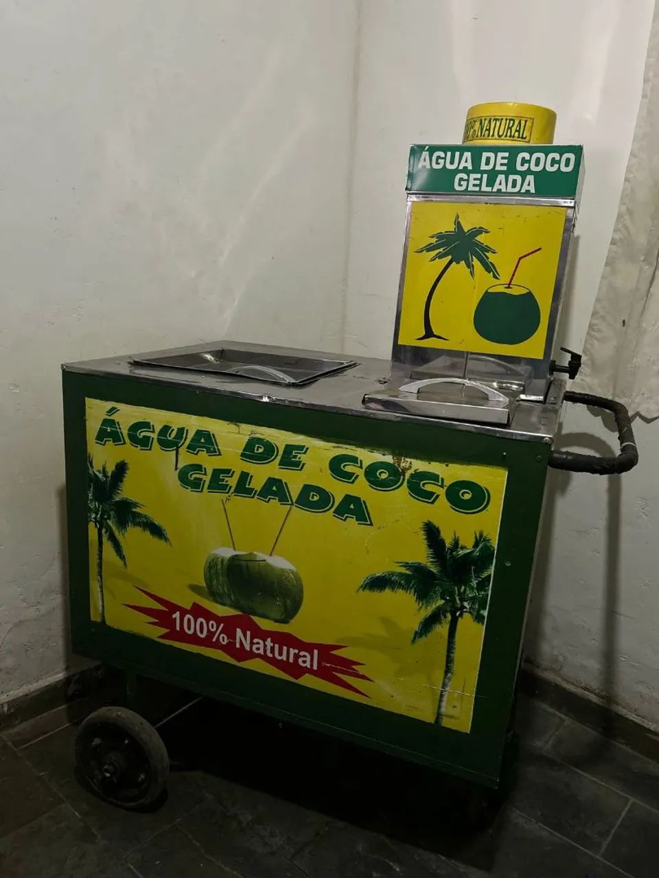Carrinho de Água de Coco Gelada - 100% Natural