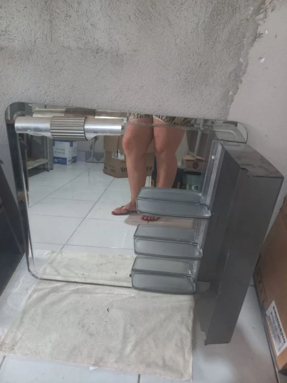 Espelho de banheiro com dispenser e porta objetos - Foto 6