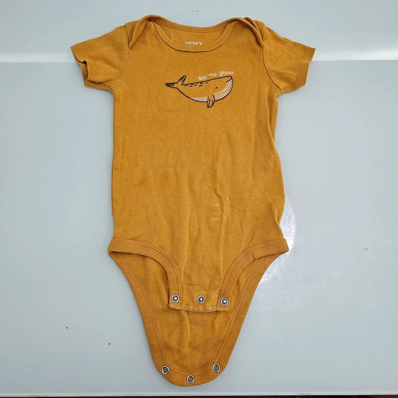 Body Carter's Baleia Mostarda 12 meses